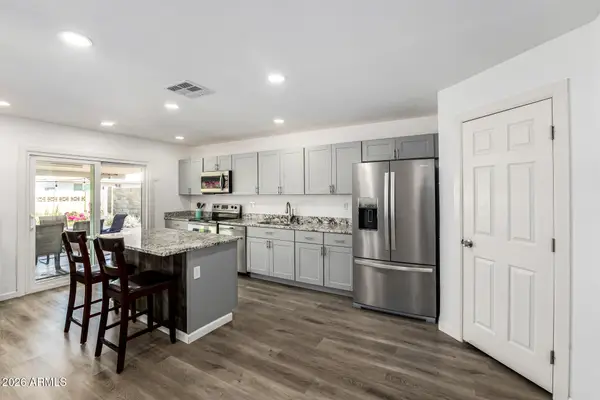 1930 W Joan De Arc Avenue, Phoenix, AZ 85029