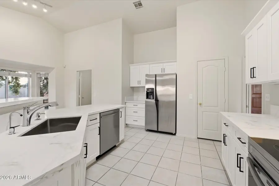 814 E Stanford Avenue, Gilbert, AZ 85234 - #3