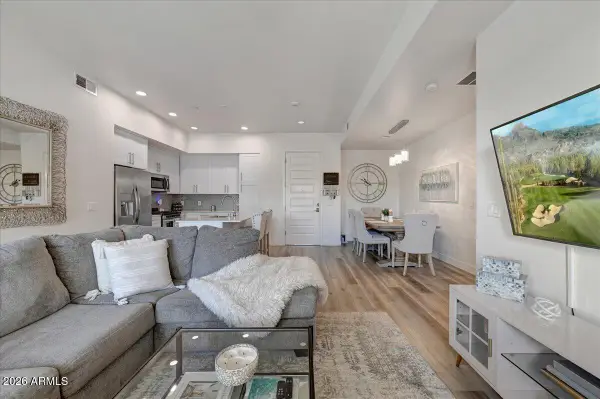 7300 E Earll Drive #1013, Scottsdale, AZ 85251