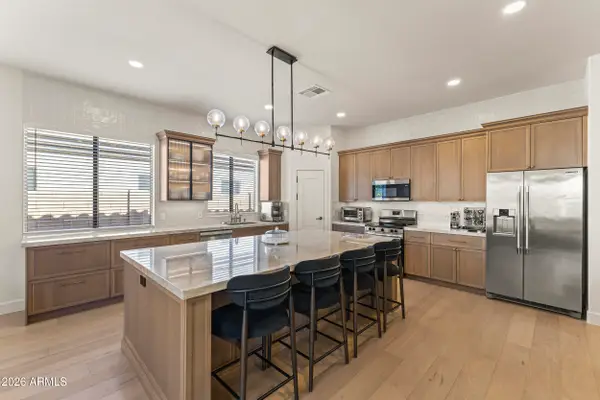 9418 W Salter Drive, Peoria, AZ 85382