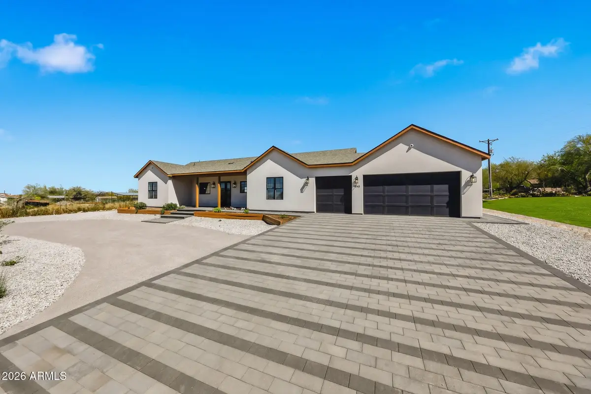 9845 S 31st Avenue, Laveen, AZ 85339 - #1