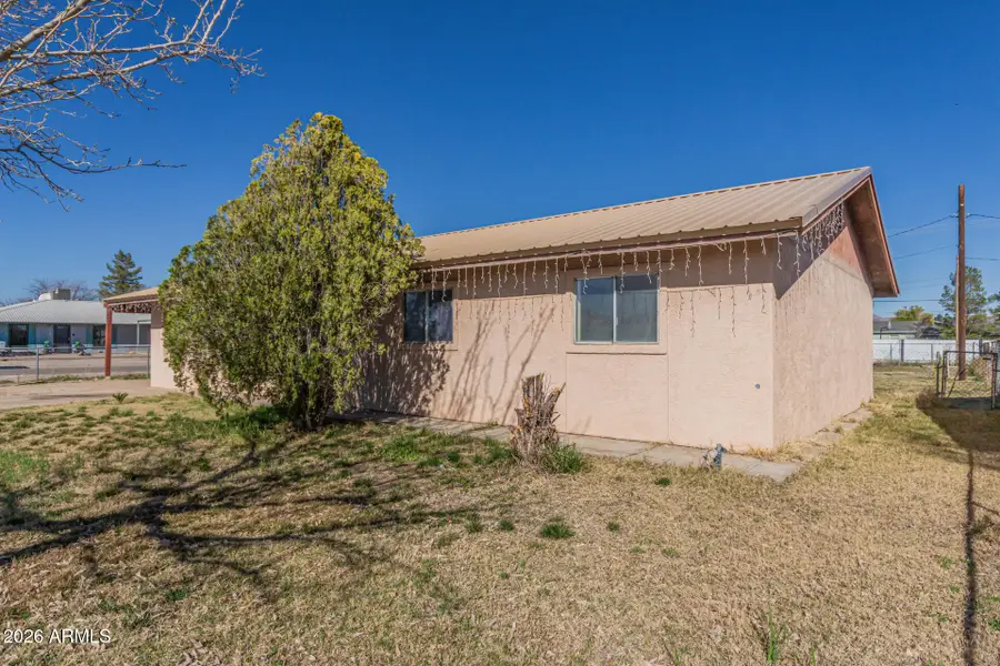 219 S Bisbee Avenue, Willcox, AZ 85643 - #3