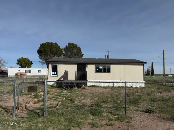 211 E Yuma Street, Huachuca City, AZ 85616
