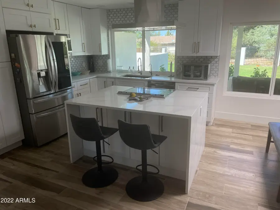 856 E Village Circle Drive S, Phoenix, AZ 85022 - #2