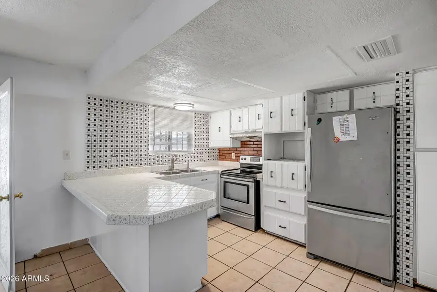 6433 W Catalina Drive, Phoenix, AZ 85033 - #2