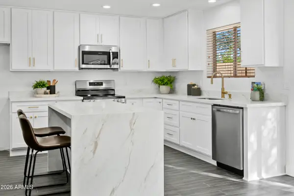 1591 E Bradstock Way, San Tan Valley, AZ 85140