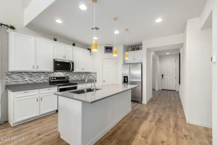 2430 E Saint Anne Avenue, Phoenix, AZ 85042 - #2