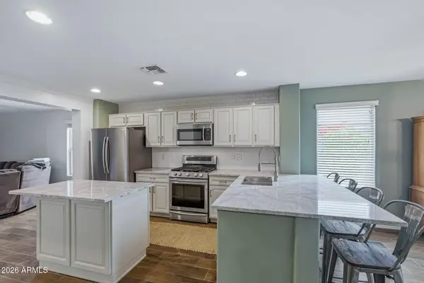 17646 W Maya Way, Surprise, AZ 85387