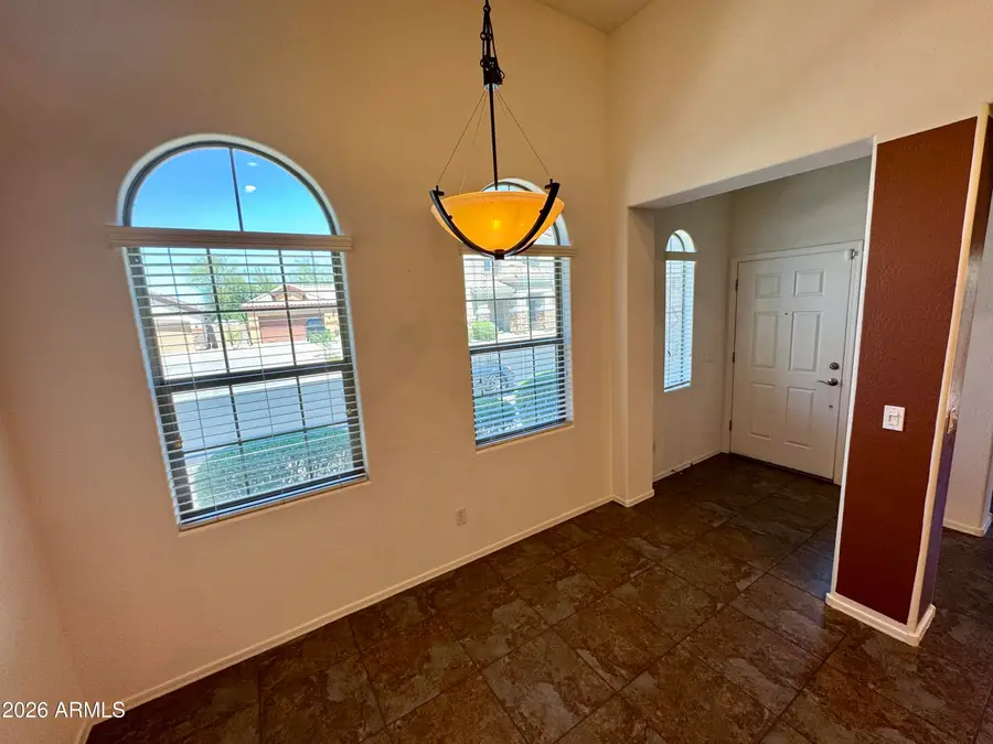 3921 E Sophie Lane, Phoenix, AZ 85042 - #3