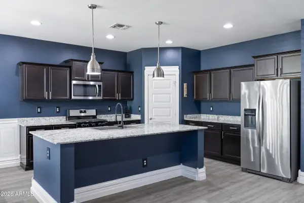 624 W Blue Ridge Drive, San Tan Valley, AZ 85140