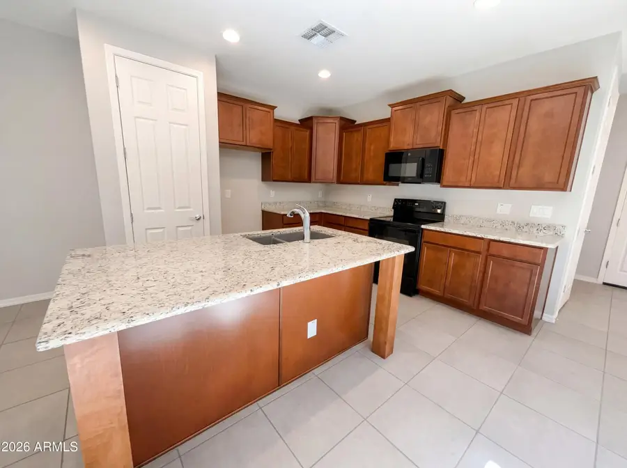 2511 S Entwistle Street, Gilbert, AZ 85295 - #3