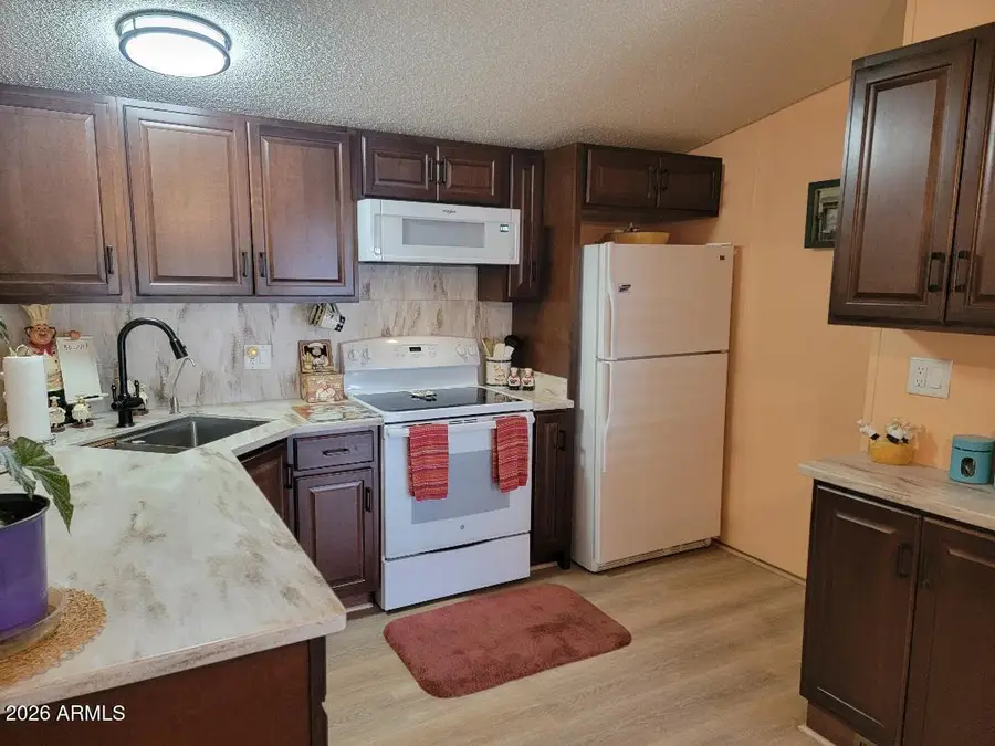 3803 N Illinois Avenue, Florence, AZ 85132 - #2