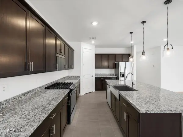 32853 N Vineyard Avenue, San Tan Valley, AZ 85143