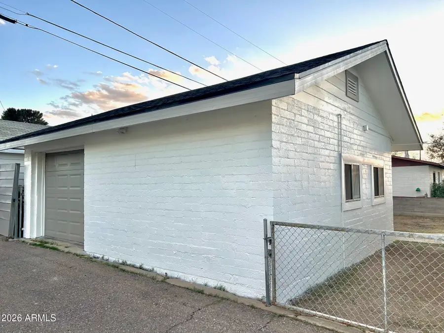 702 Paxton Avenue, Miami, AZ 85539 - #3