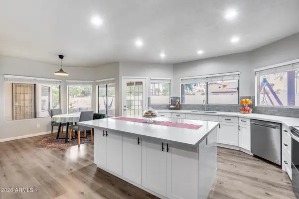 1042 W Newport Beach Drive, Gilbert, AZ 85233