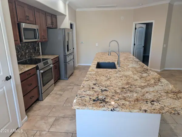 900 S Canal Drive #206, Chandler, AZ 85225