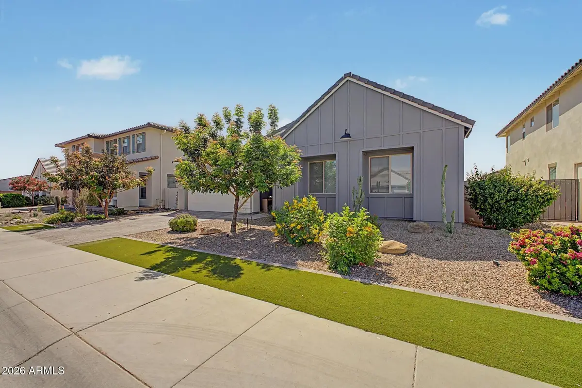 1461 E San Carlos Way, Gilbert, AZ 85298 - #1