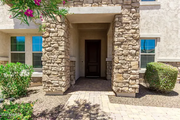 882 E Parkview Drive, Gilbert, AZ 85295