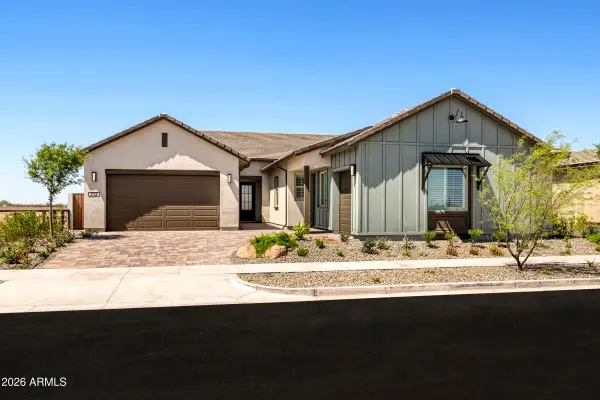 712 W Treasure Trail, Apache Junction, AZ 85120