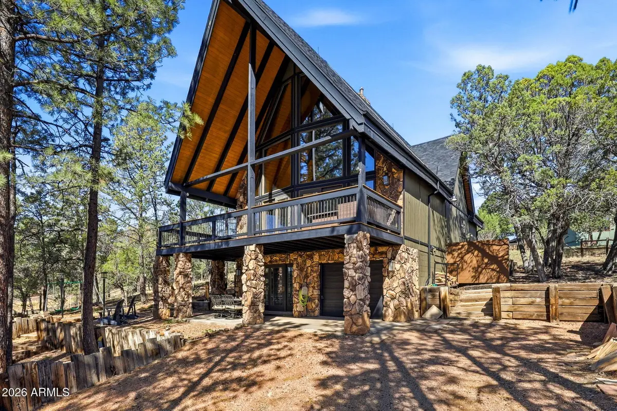 2250 Grizzly Drive, Overgaard, AZ 85933 - #1