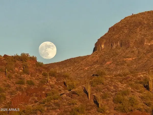 31900 S Tillys Trail, Black Canyon City, AZ 85324