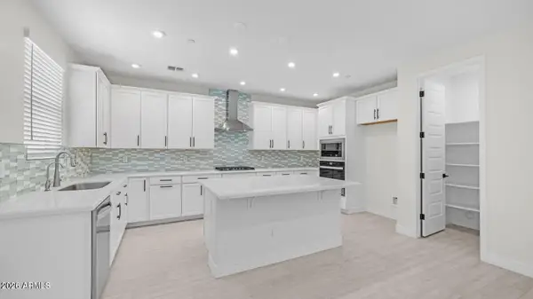 13359 W Eagle Feather Road, Peoria, AZ 85383