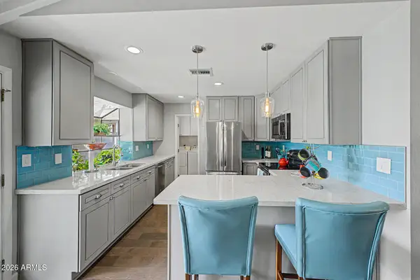 6425 W Mission Lane, Glendale, AZ 85302