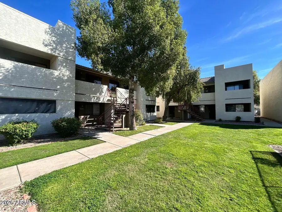 3301 E Earll Drive #219, Phoenix, AZ 85018 - #3