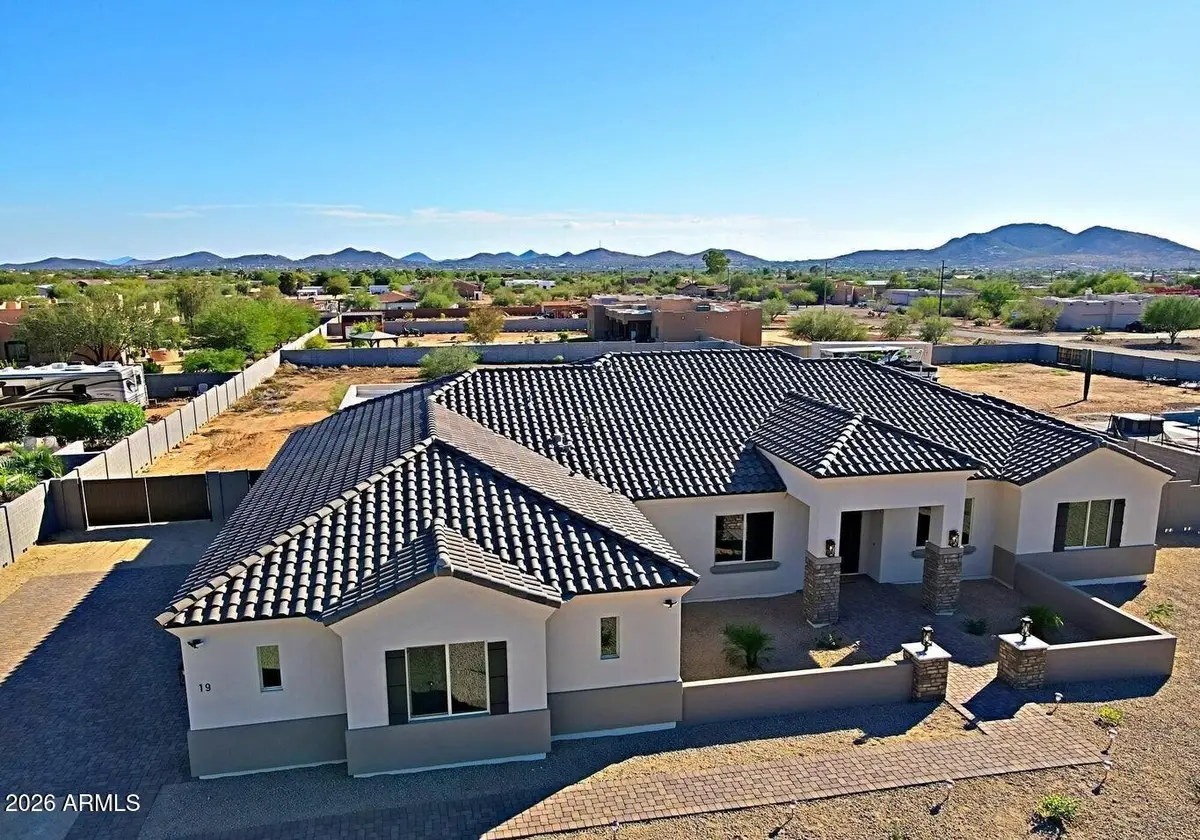 19 E Desert Hills Drive, Phoenix, AZ 85086 - #1