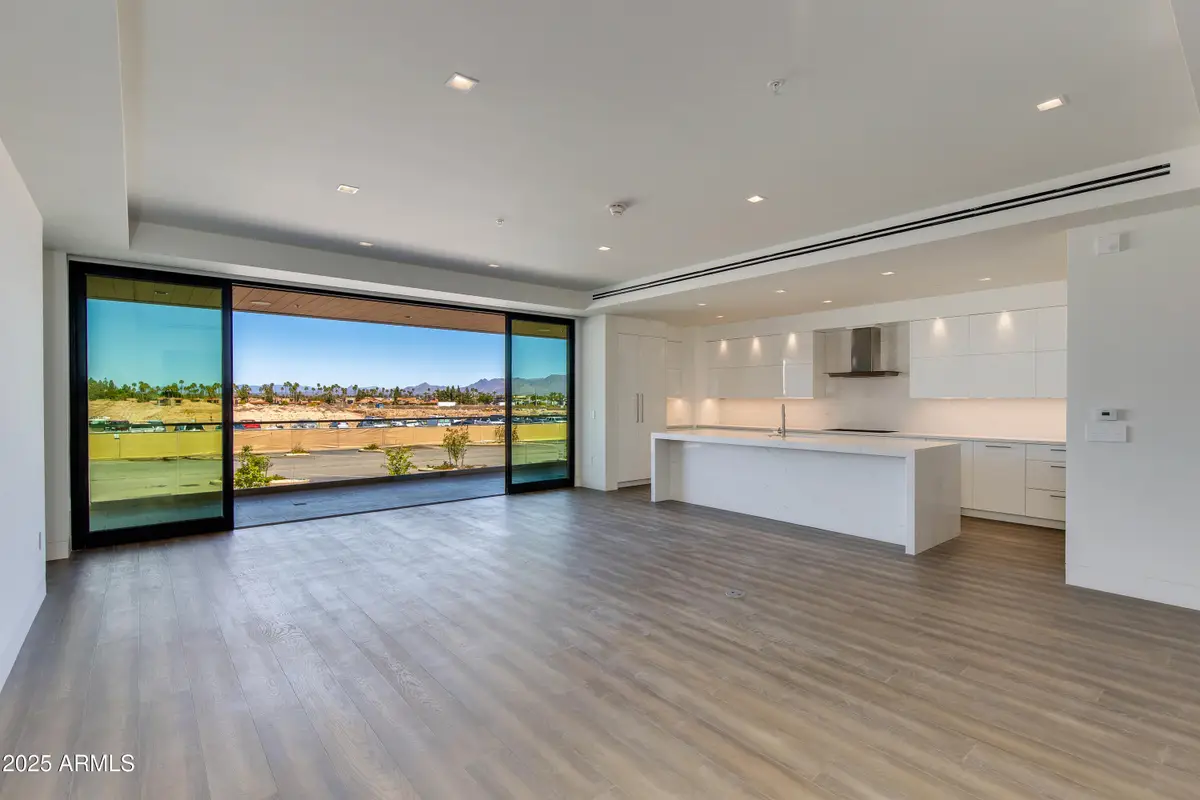 6587 N Palmeraie Boulevard #2011, Paradise Valley, AZ 85253 - #1
