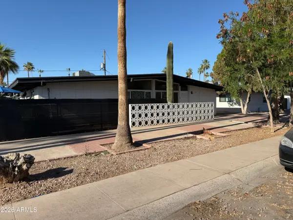 6708 E Earll Drive, Scottsdale, AZ 85251