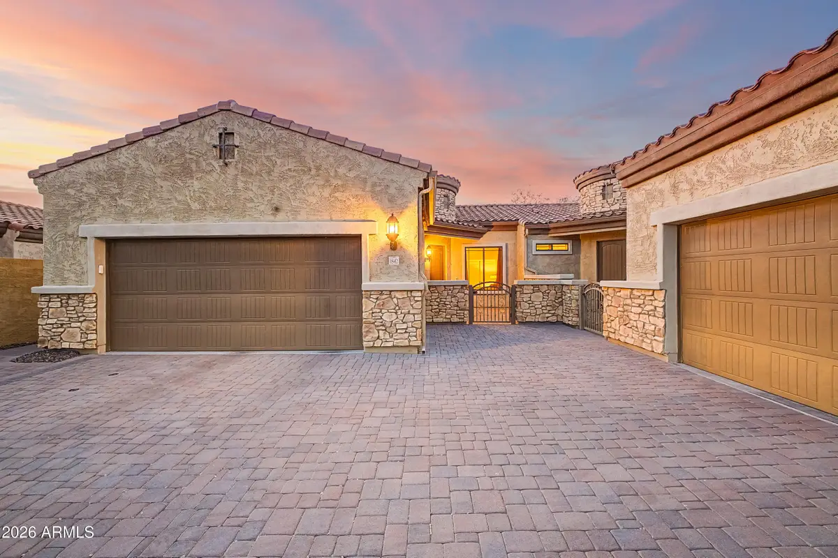 1842 N Red Cliff, Mesa, AZ 85207 - #1