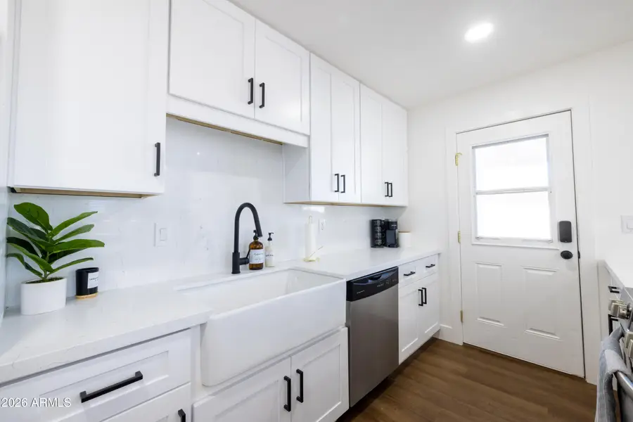 216 E Washington Avenue, Gilbert, AZ 85234 - #3