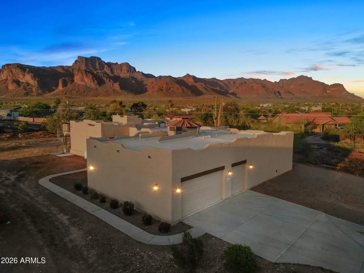 5580 E 10th Avenue, Apache Junction, AZ 85119 - #1