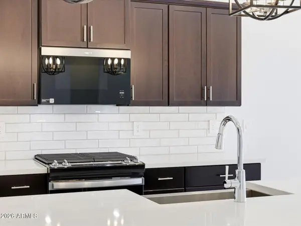 8425 W Saratoga Way, Florence, AZ 85132