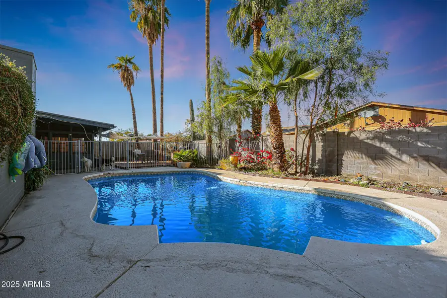 556 W Kiva Avenue, Mesa, AZ 85210 - #2