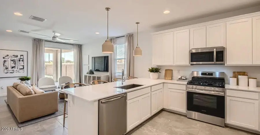 2123 W Rutledge Avenue, Apache Junction, AZ 85120 - #3
