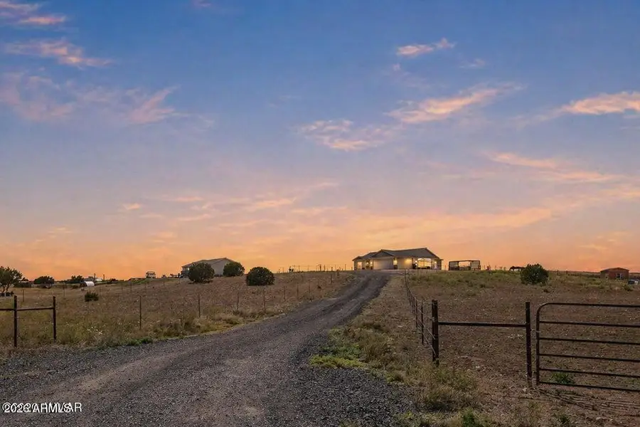 660 S Foothills Boulevard, Taylor, AZ 85939 - #2