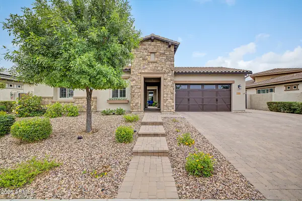 7637 S Barlow Drive, Gilbert, AZ 85298
