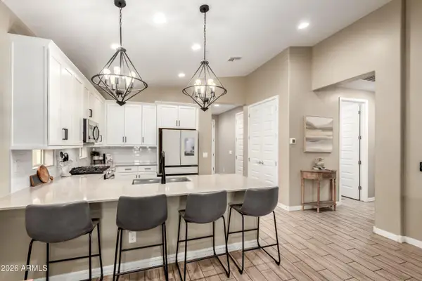 9624 E Thunderbolt Avenue, Mesa, AZ 85212