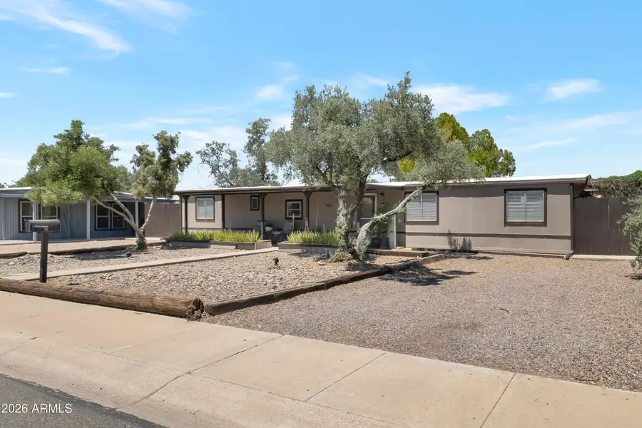 696 W Manor Street, Chandler, AZ 85225 - #2