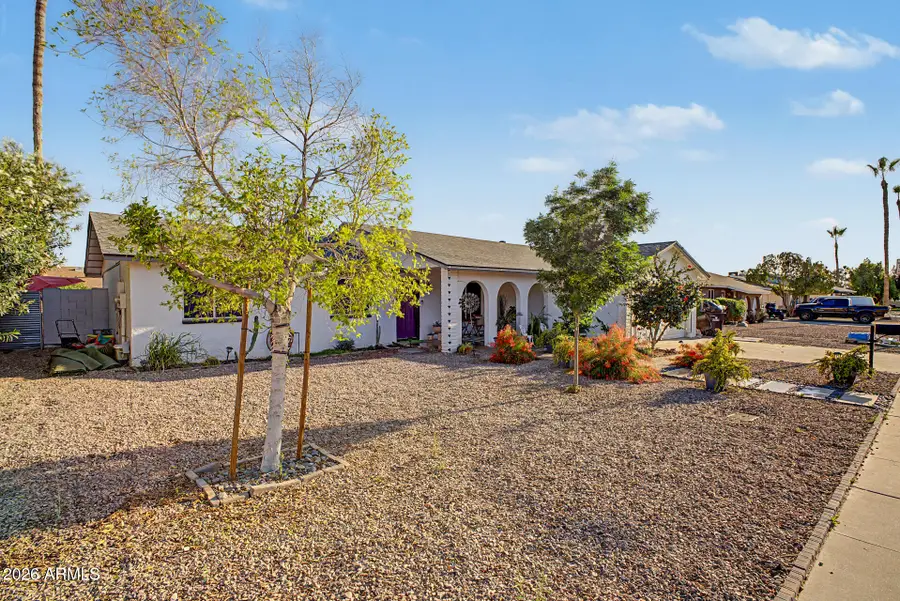 3907 W Paradise Drive, Phoenix, AZ 85029 - #3