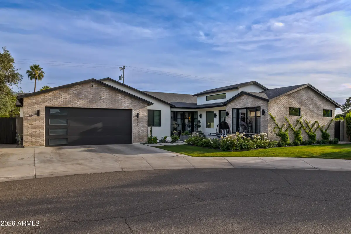 215 E Ashwood Place, Phoenix, AZ 85012 - #1