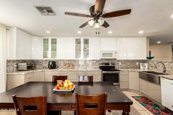 2 E Muriel Drive, Phoenix, AZ 85022