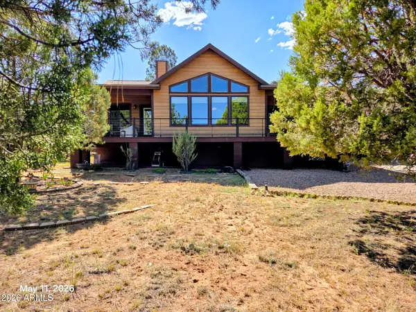 2974 Arrowhead Drive, Overgaard, AZ 85933