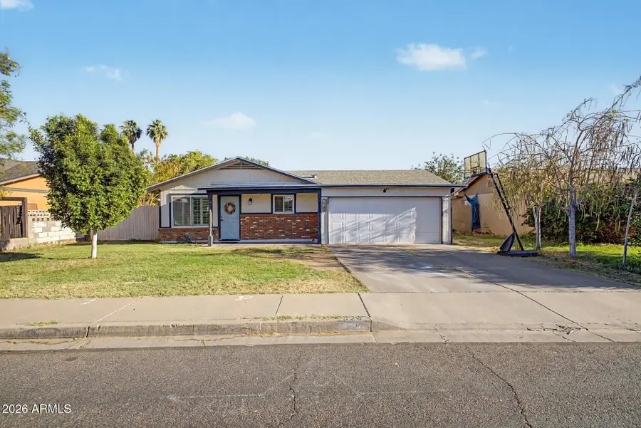 329 E Juniper Street, Mesa, AZ 85201 - #2