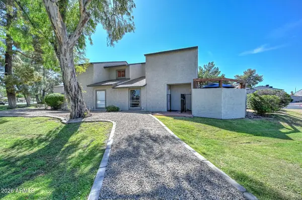 202 E Betty Elyse Lane, Phoenix, AZ 85022