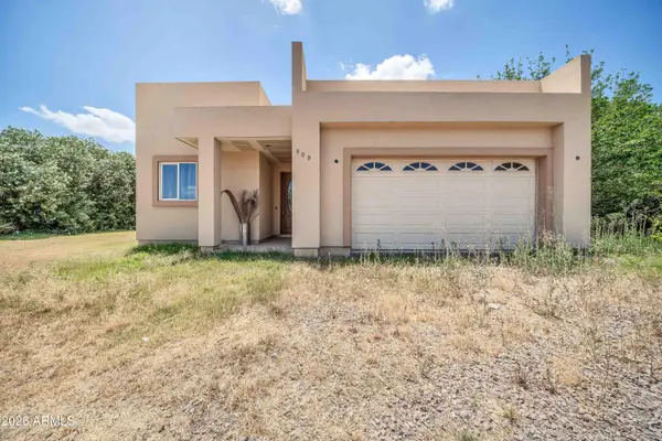909 W Tamarisk Street, Phoenix, AZ 85041