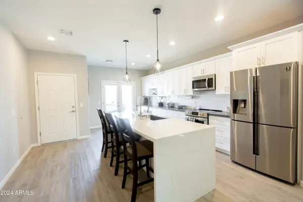533 W Harwell Road, Phoenix, AZ 85041