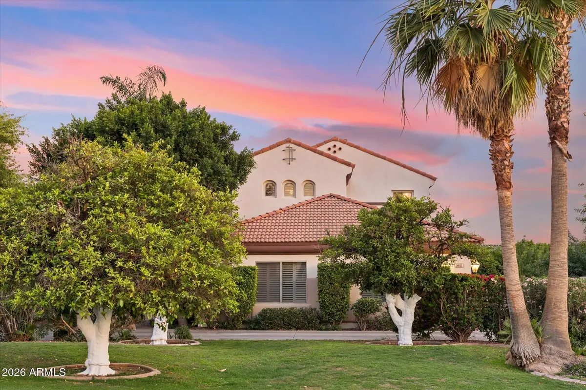 3921 E Fairfield Circle, Mesa, AZ 85205 - #1
